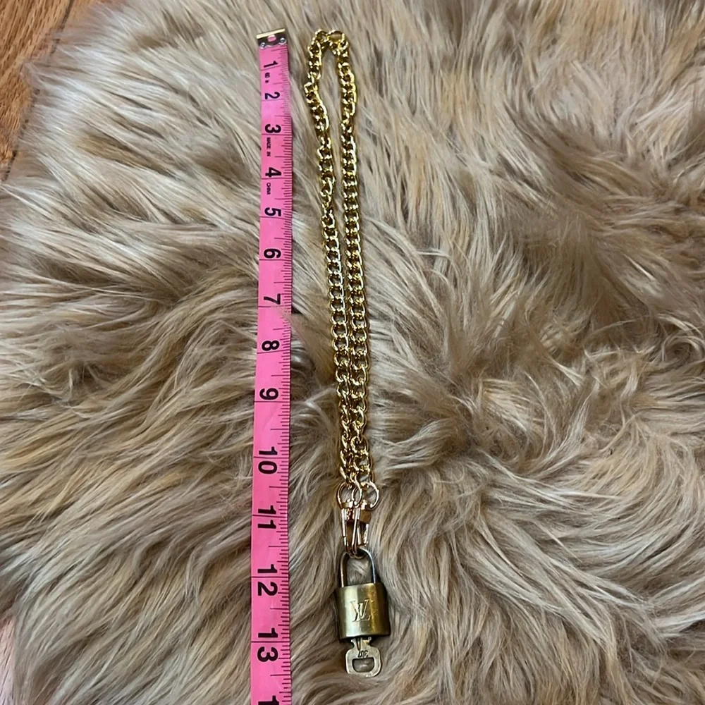 🧡Gold Chain Necklace with LV Lock Pendant 307 - Picture 8 of 14